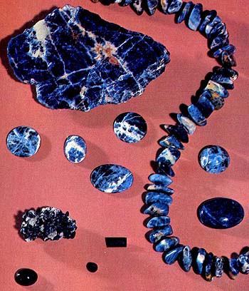 Содалит камень, минерал, минералы, камни, кристалл, натуральные камни, камнии минералы, название камней и минералов, природные камни :: Фальдшпатоиды(силикаты) :: Камни и минералы, самоцветы, горные породы :: Свойства камнейи минералов,